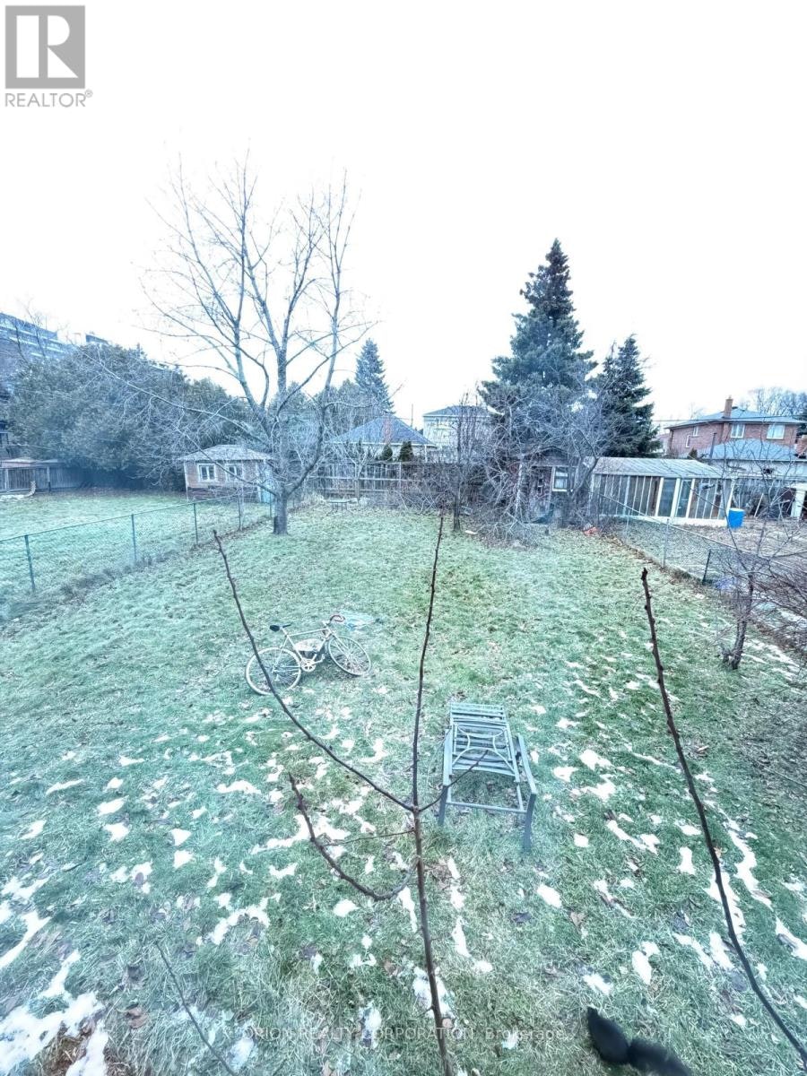 266 Viewmount Avenue, Toronto, ON, M6B 1V2 - 31