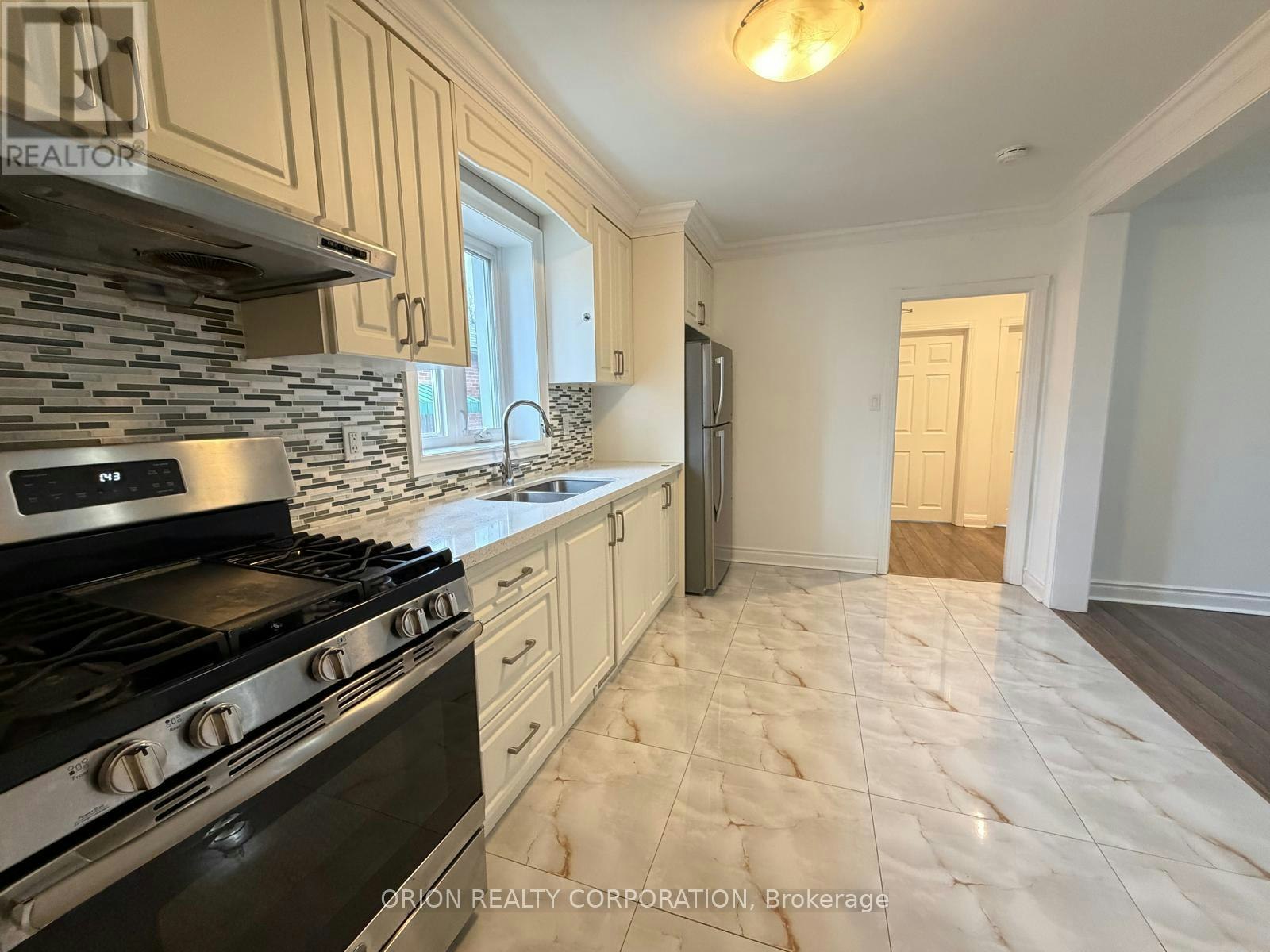 266 Viewmount Avenue, Toronto, ON, M6B 1V2 - 5