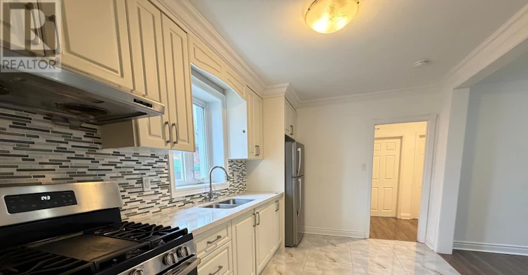 266 Viewmount Avenue, Toronto, ON, M6B 1V2 - 5