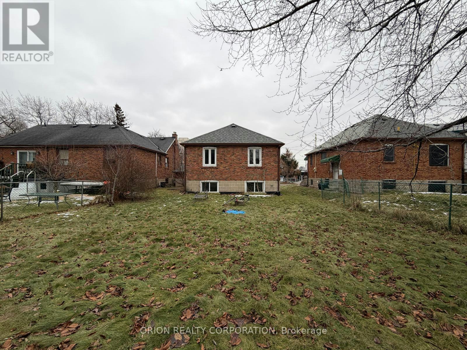 266 Viewmount Avenue, Toronto, ON, M6B 1V2 - 30