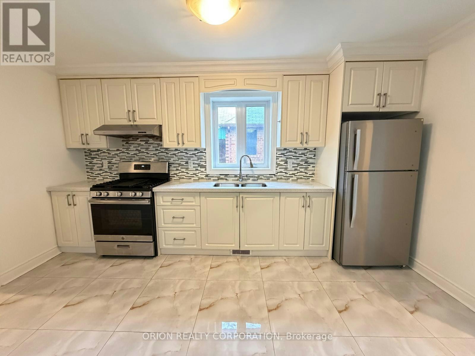 266 Viewmount Avenue, Toronto, ON, M6B 1V2 - 8