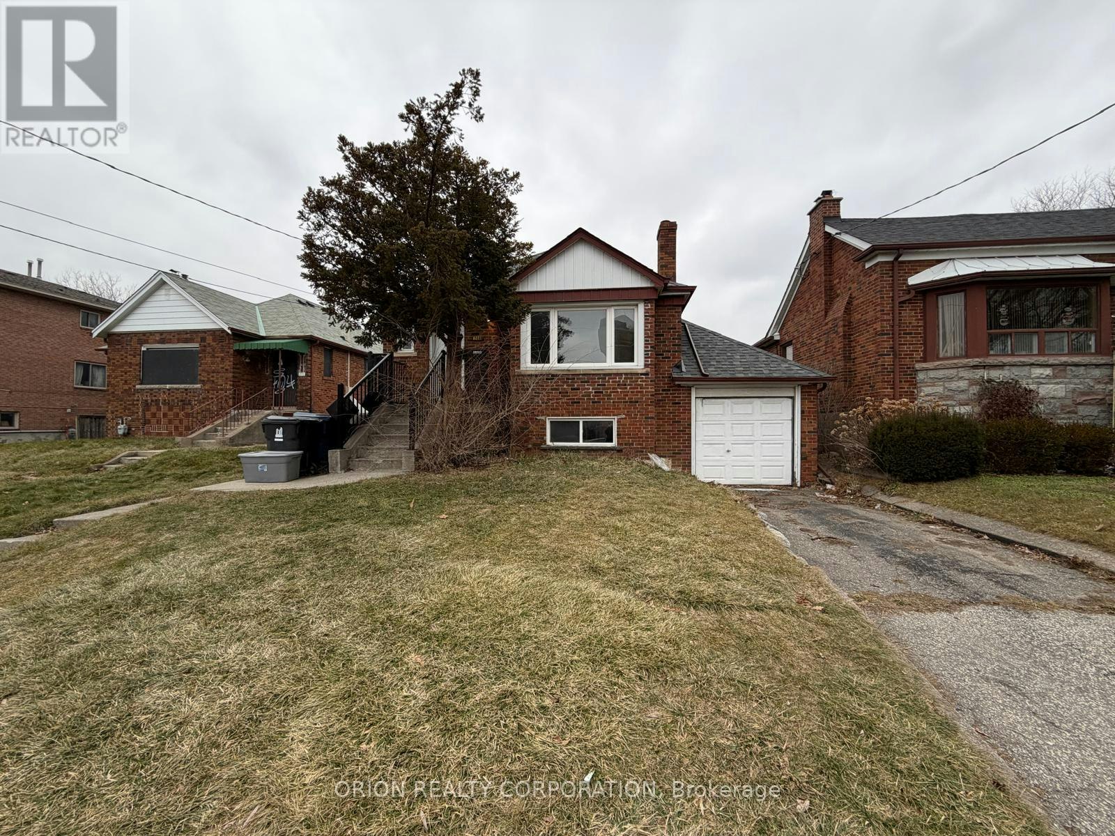 266 Viewmount Avenue, Toronto, ON, M6B 1V2 - 2