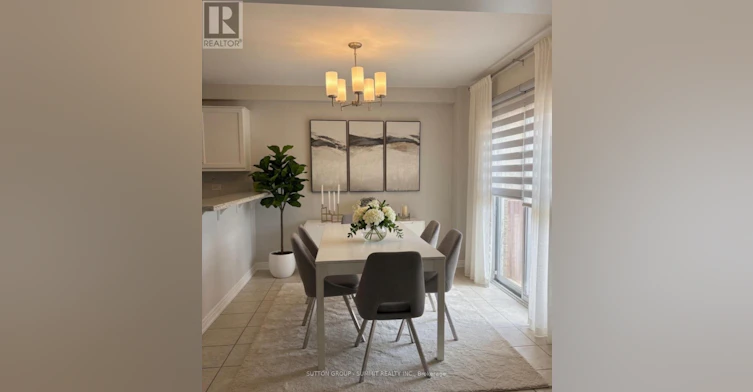 910 Knotty Pine Grove, Mississauga, ON, L5W 1J9 - 4