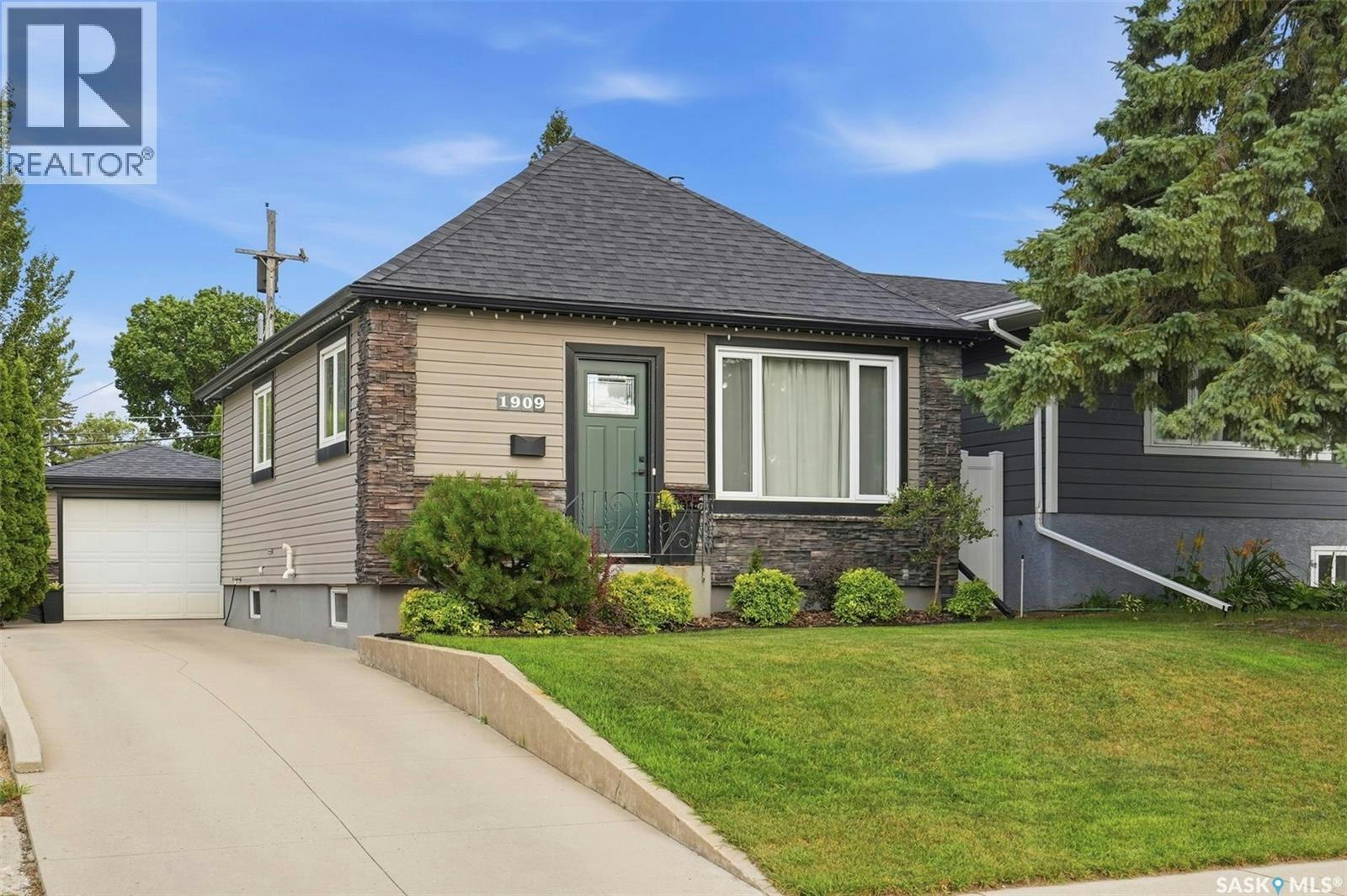 1909 William Avenue, Saskatoon, SK, S7J 1A1