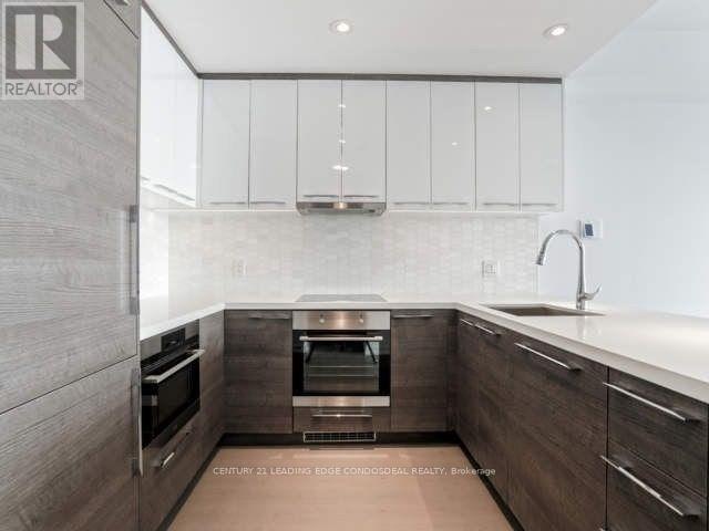 2312-488 University Avenue, Toronto, ON, M5G 0C1 - 16
