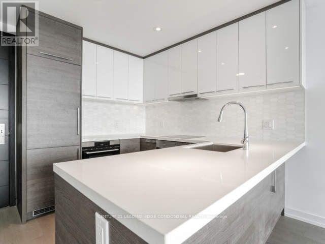 2312-488 University Avenue, Toronto, ON, M5G 0C1 - 17