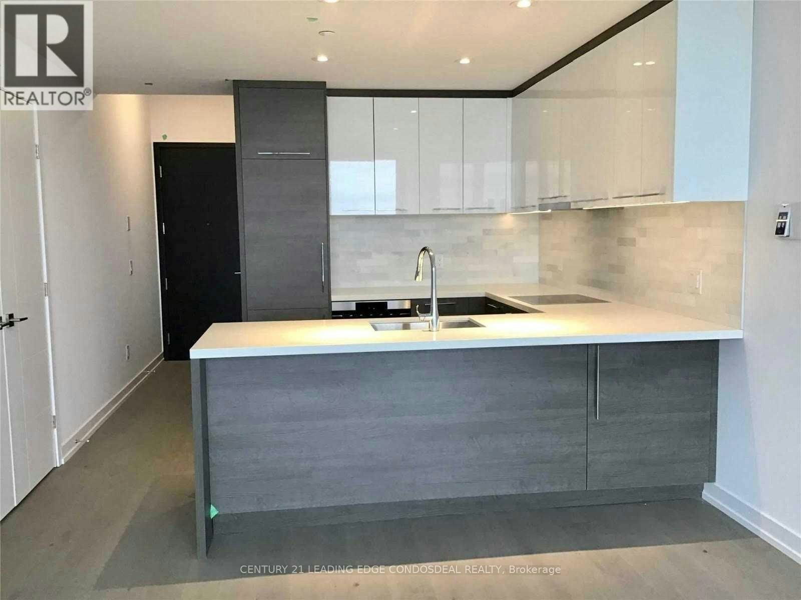 2312-488 University Avenue, Toronto, ON, M5G 0C1 - 3