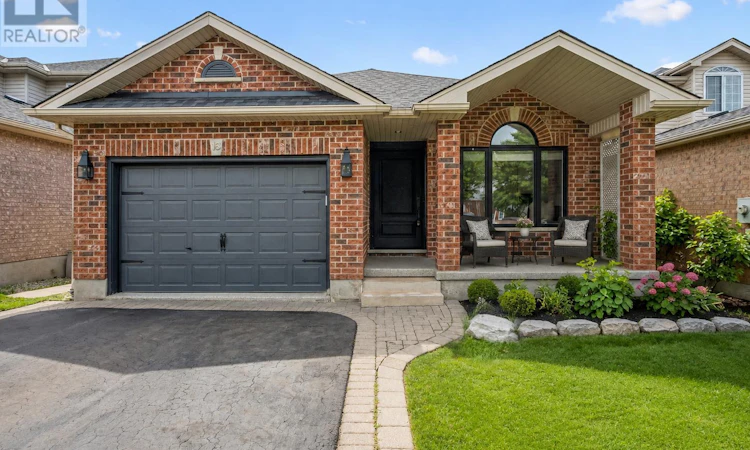 18 Keys Crescent
