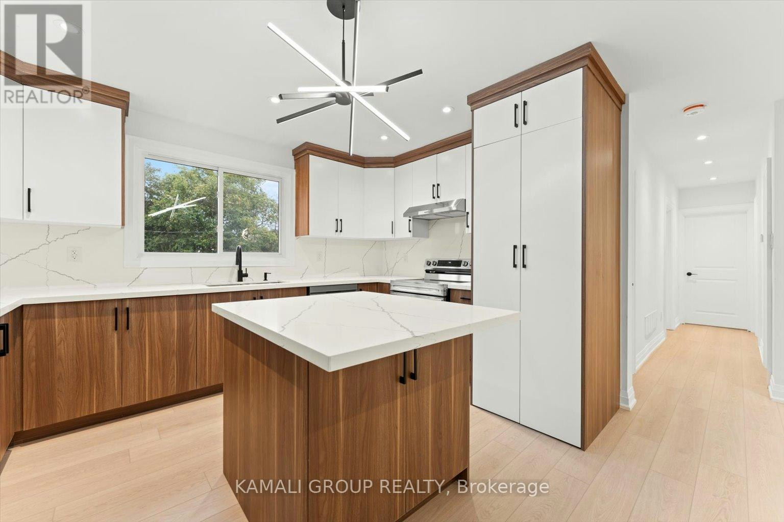 MAIN-63 Walter Avenue, Newmarket, ON, L3Y 2T4 - 8