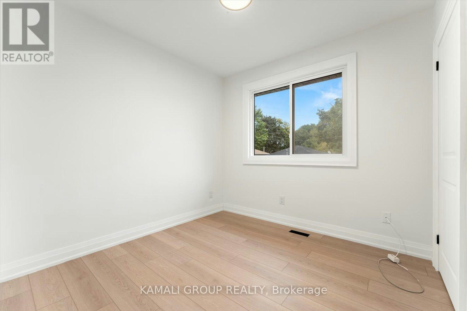 MAIN-63 Walter Avenue, Newmarket, ON, L3Y 2T4 - 14