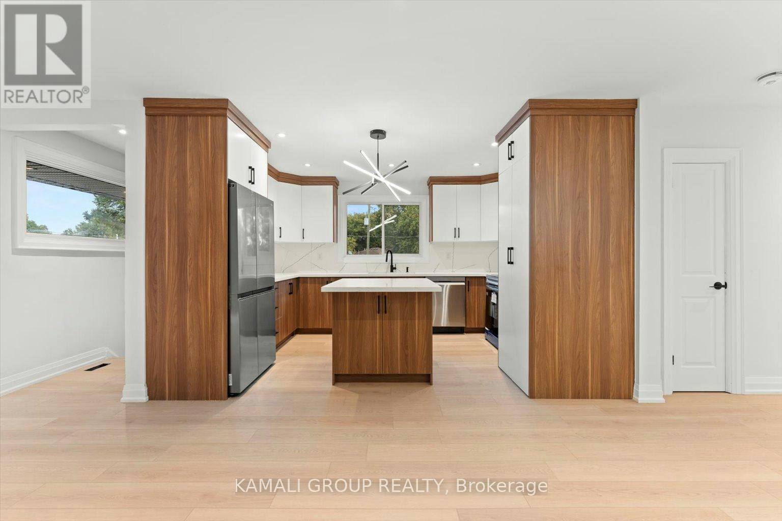 MAIN-63 Walter Avenue, Newmarket, ON, L3Y 2T4 - 7