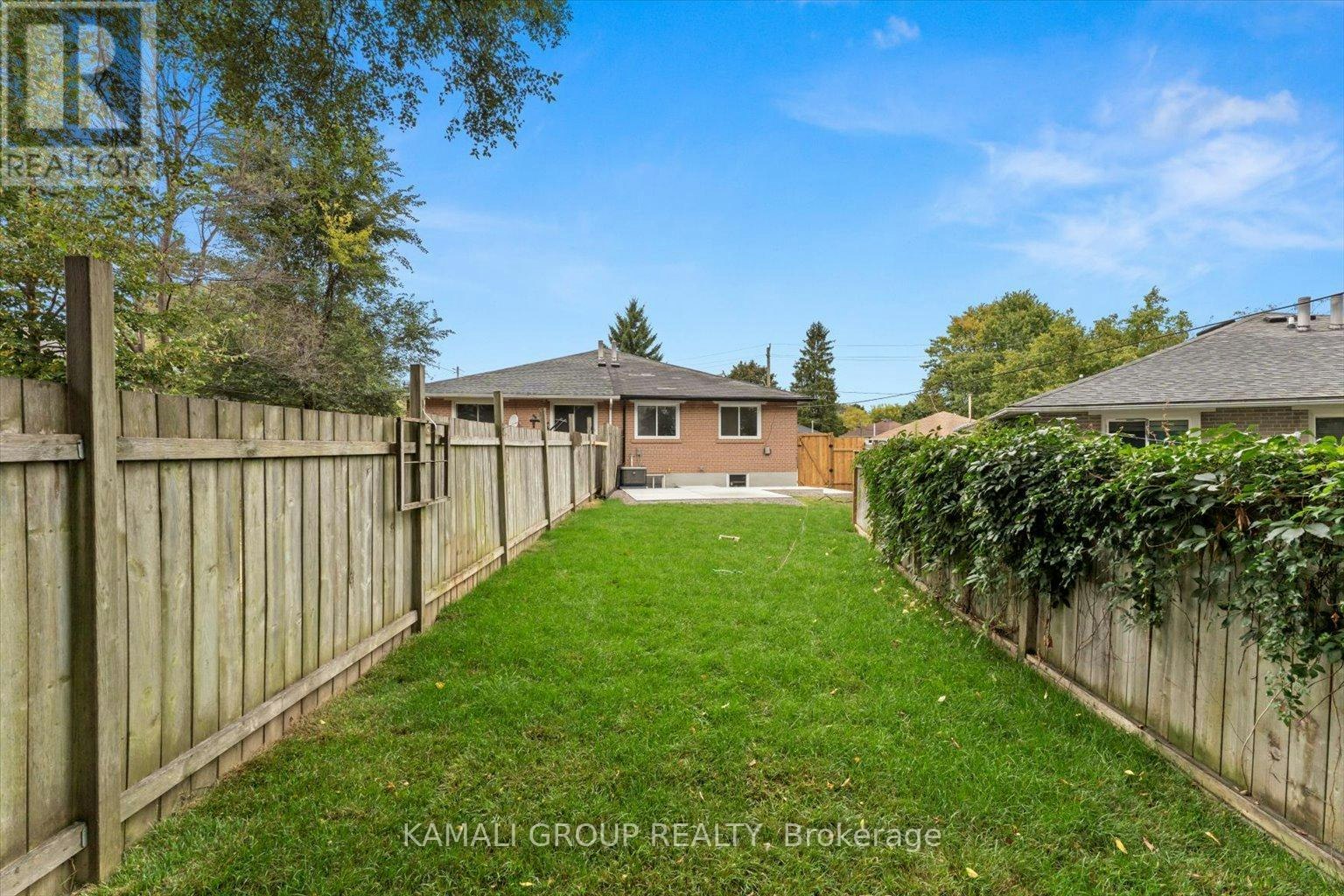 MAIN-63 Walter Avenue, Newmarket, ON, L3Y 2T4 - 17