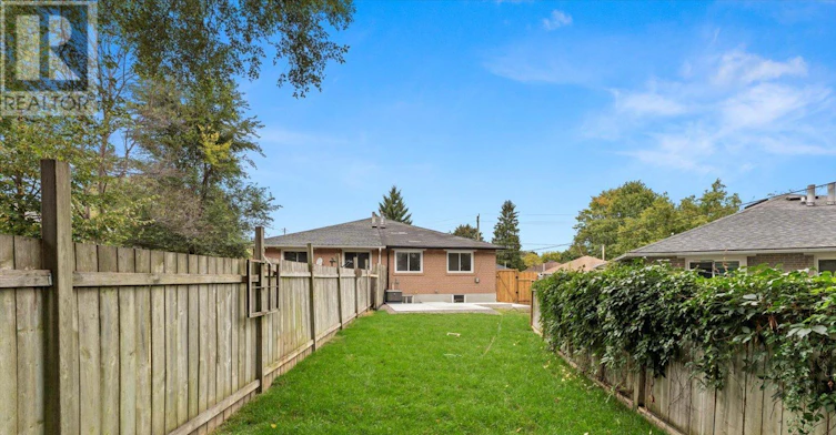 MAIN-63 Walter Avenue, Newmarket, ON, L3Y 2T4 - 17