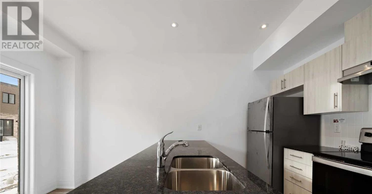 153 Gateland Drive, Barrie, ON, L9J 0M5 - 9