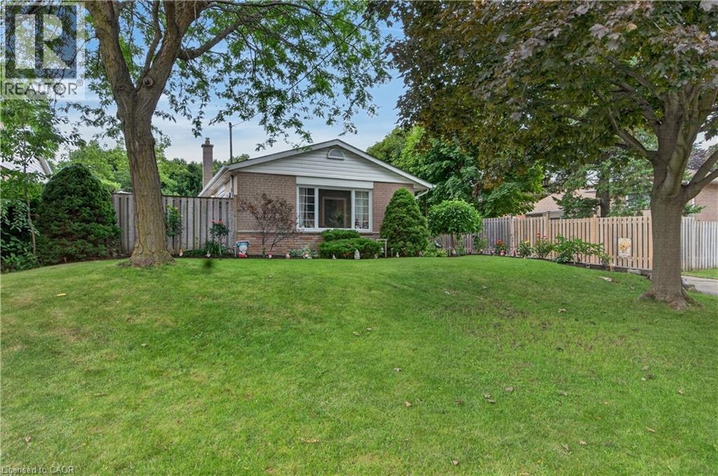 3 Cumbrian Court, Brampton, ON, L6X 2J7