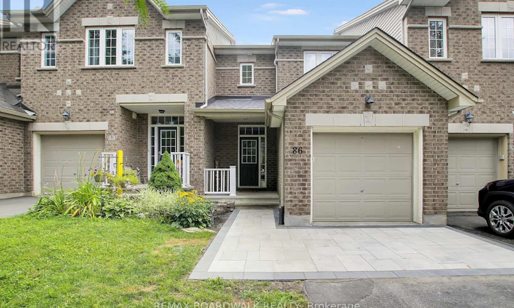 86 Saddlesmith Circle
