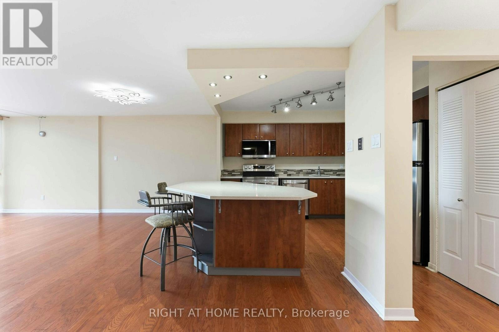 911-2759 Carousel Crescent, Ottawa, ON, K1T 2N5 - 12
