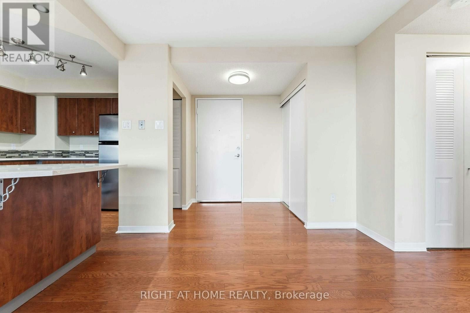 911-2759 Carousel Crescent, Ottawa, ON, K1T 2N5 - 9