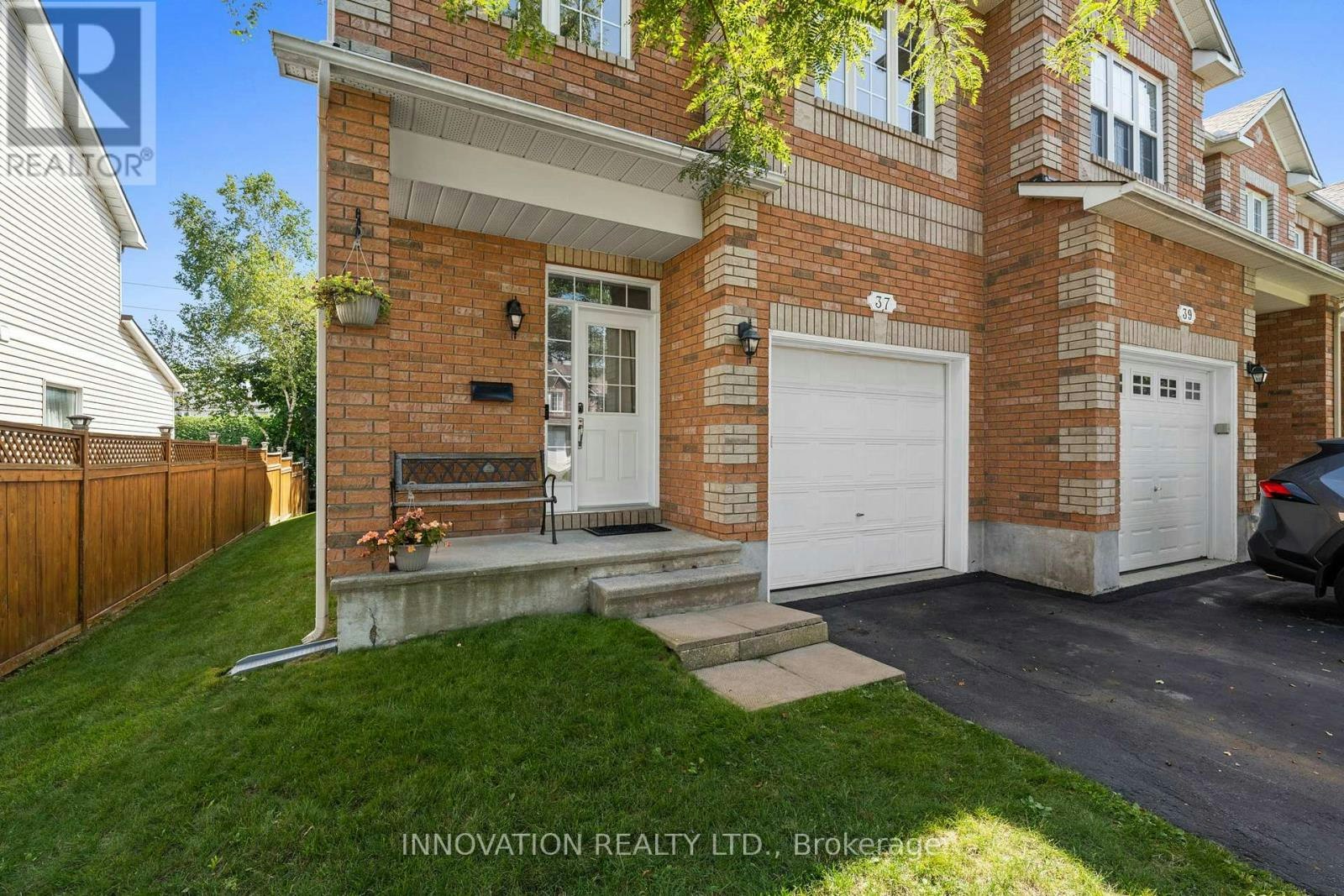 37 Chantilly Gate, Ottawa, ON, K2S 2B1