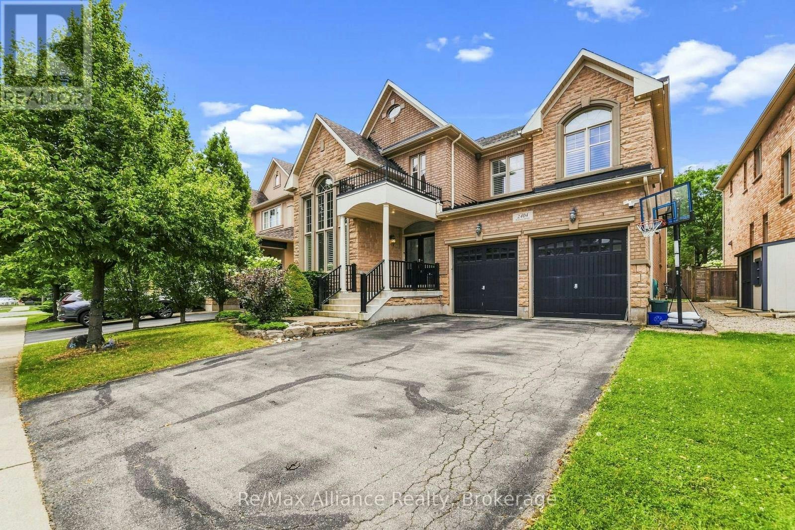 2404 Rideau Drive, Oakville, ON, L6H 7P8 - 2