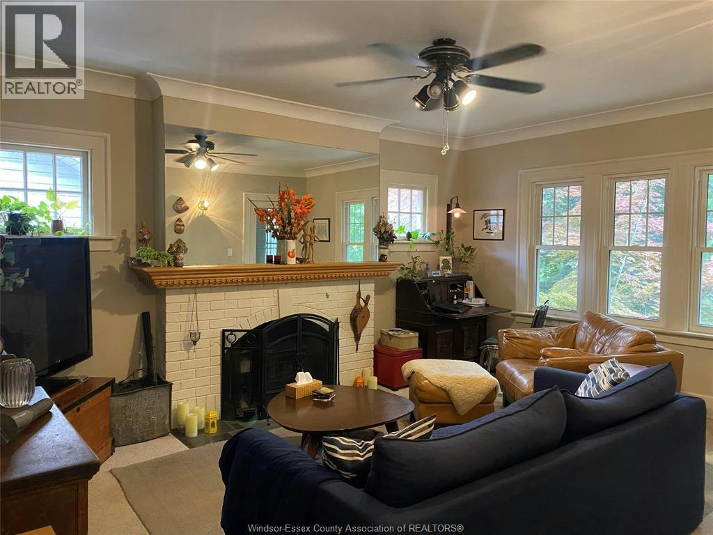 1389 Victoria, Windsor, ON, N8X 1N9 - 2