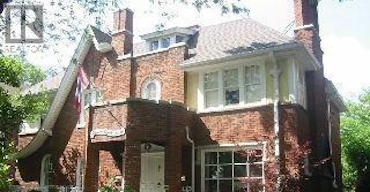 1389 Victoria, Windsor, ON, N8X 1N9
