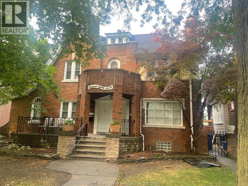 1389 Victoria, Windsor, ON, N8X 1N9