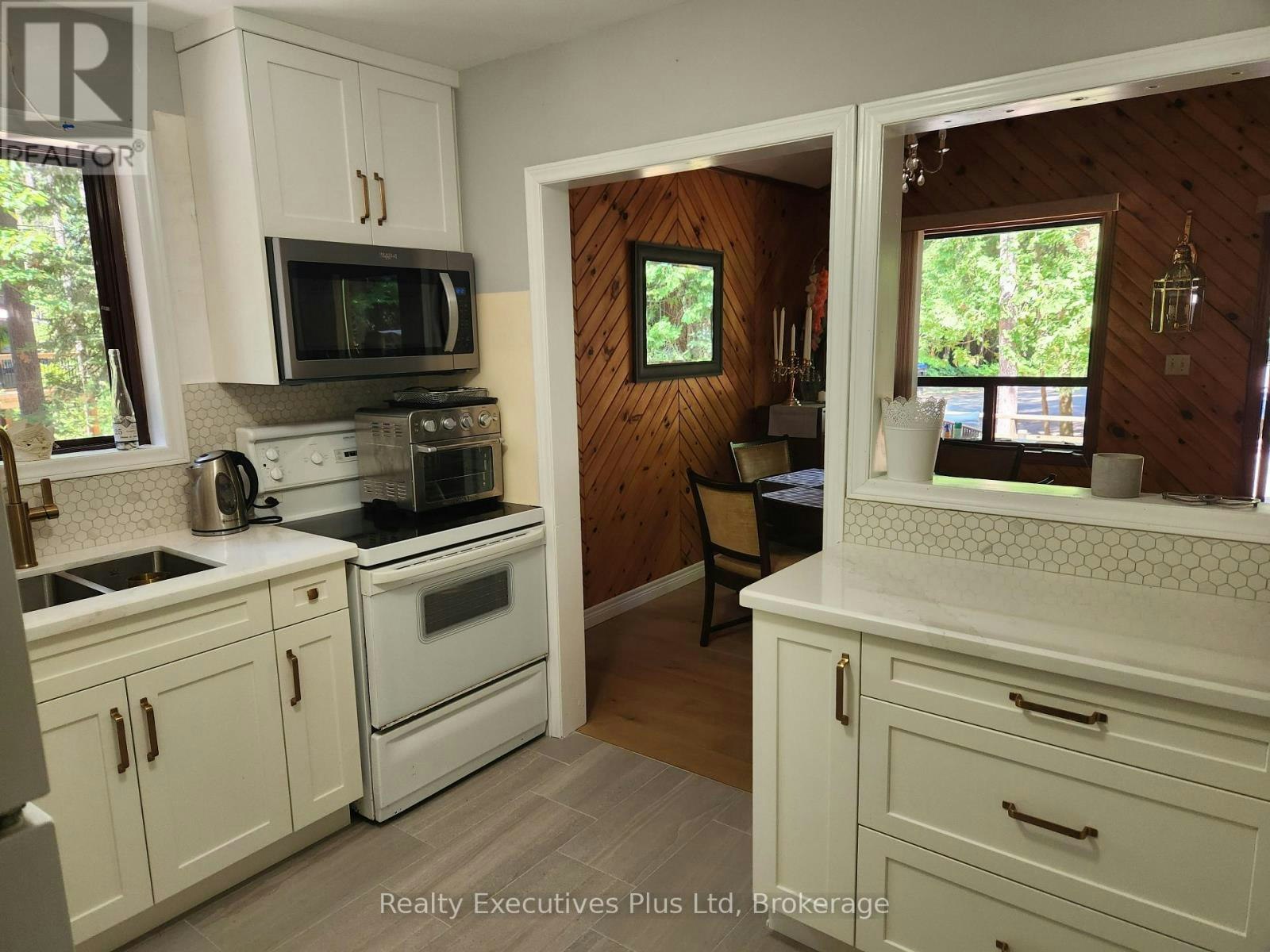 2 Zelia Court, Tiny, ON, L0L 2J0 - 9