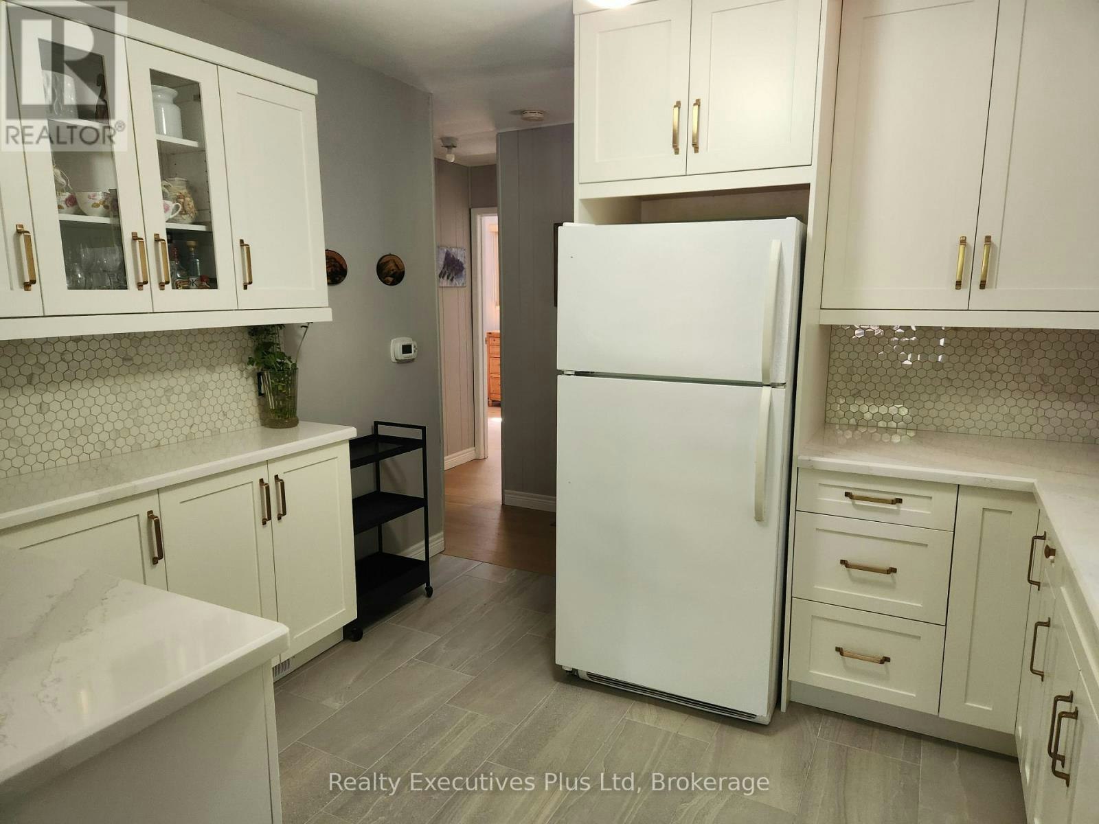 2 Zelia Court, Tiny, ON, L0L 2J0 - 8