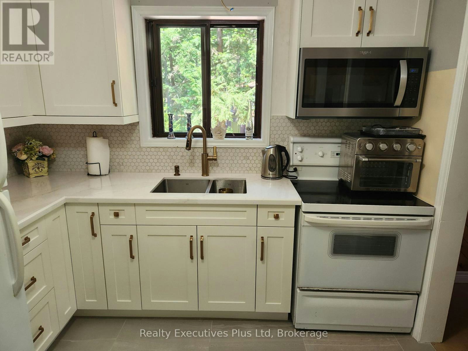 2 Zelia Court, Tiny, ON, L0L 2J0 - 11