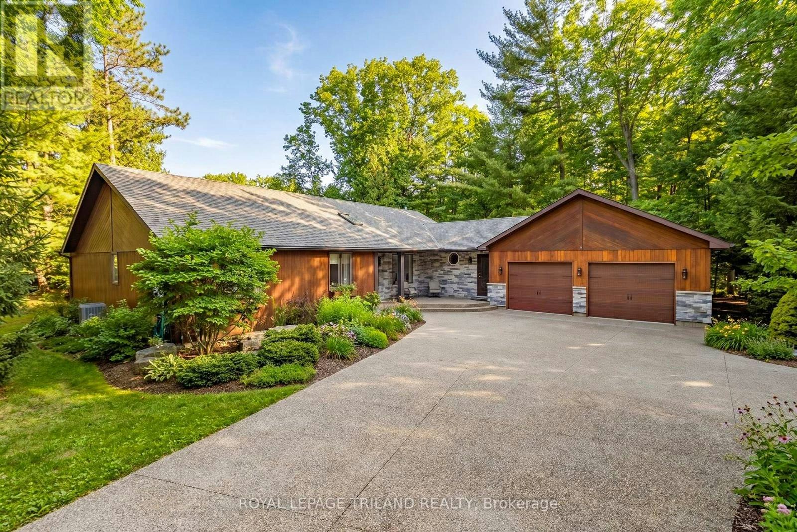 10498 Pinetree Drive, Lambton Shores, ON, N0M 1T0