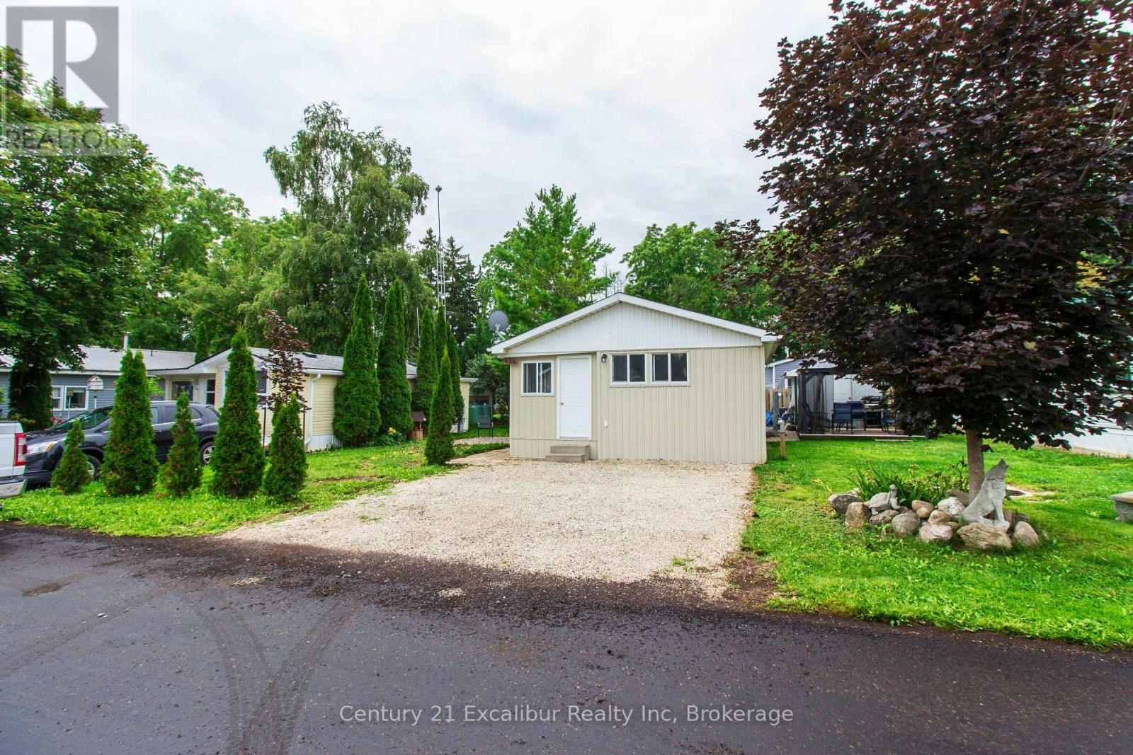 422 Pine Pass Road N, Centre Wellington, ON, N1M 2W5