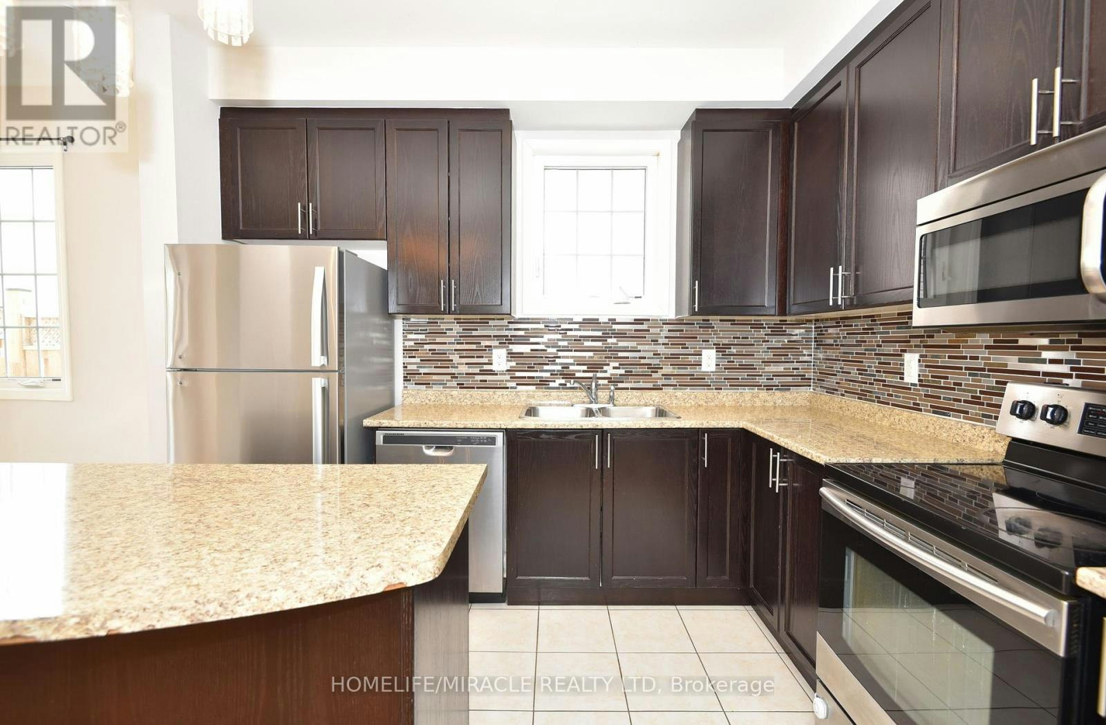 112 Mcbride Avenue, Clarington, ON, L1C 0J5 - 9