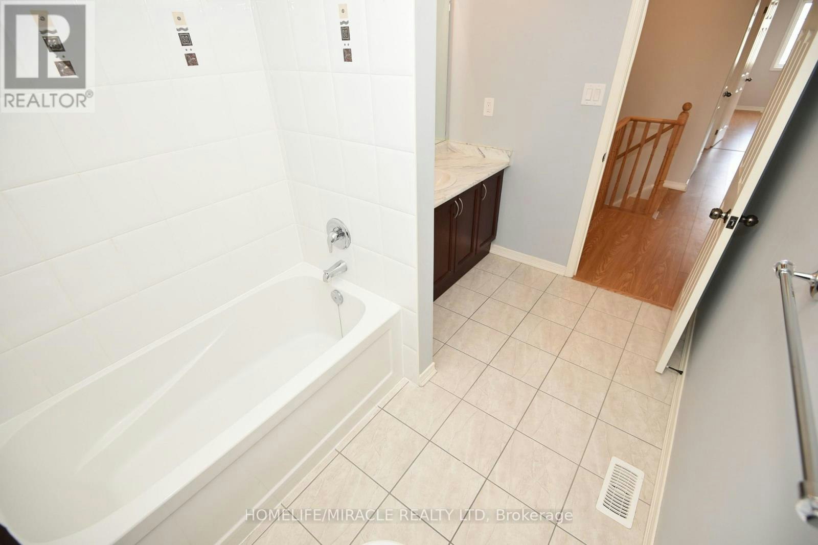 112 Mcbride Avenue, Clarington, ON, L1C 0J5 - 29