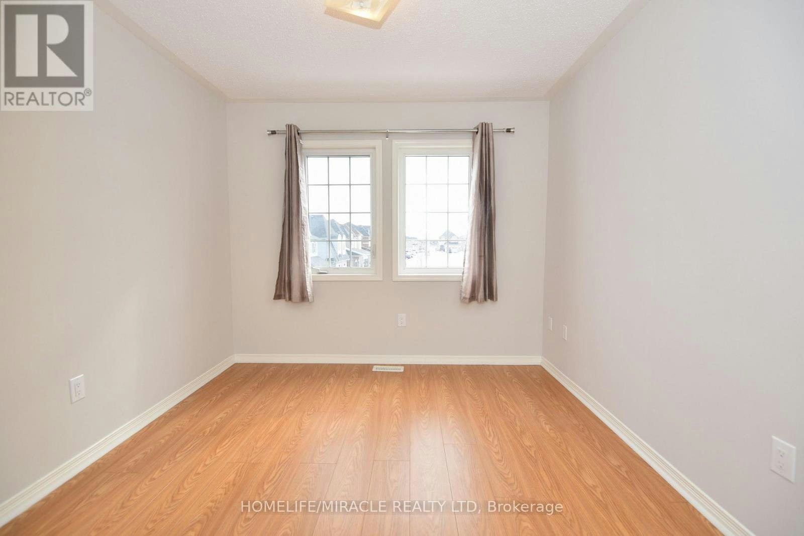 112 Mcbride Avenue, Clarington, ON, L1C 0J5 - 26