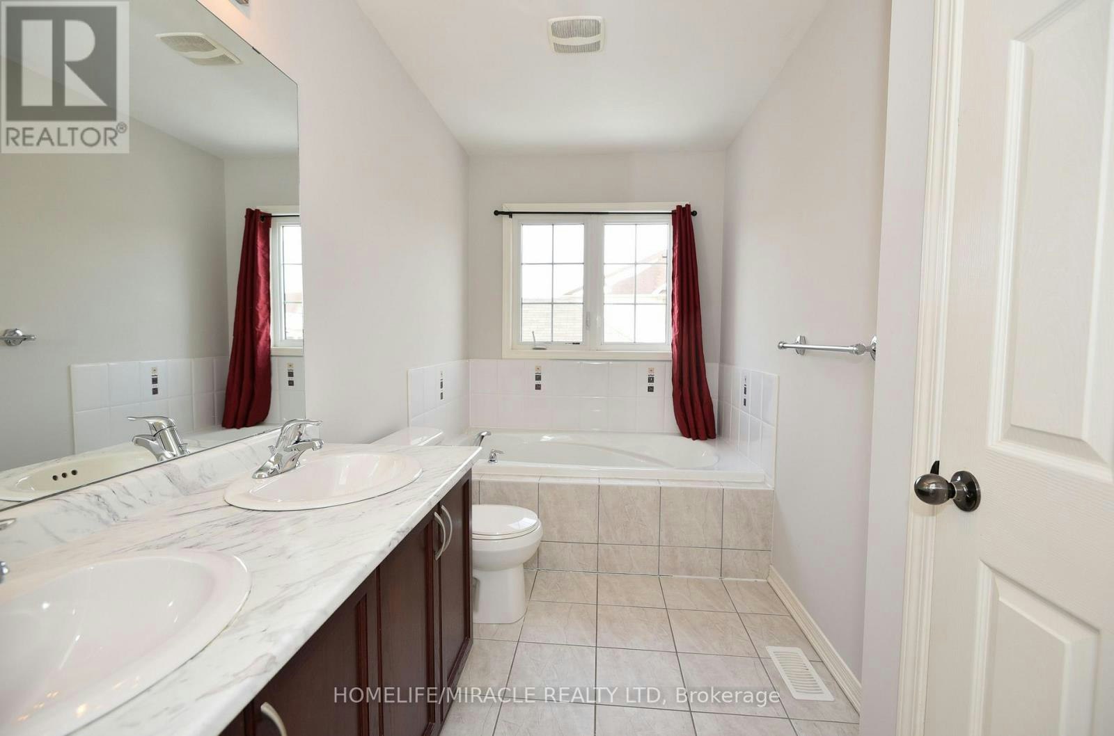 112 Mcbride Avenue, Clarington, ON, L1C 0J5 - 20