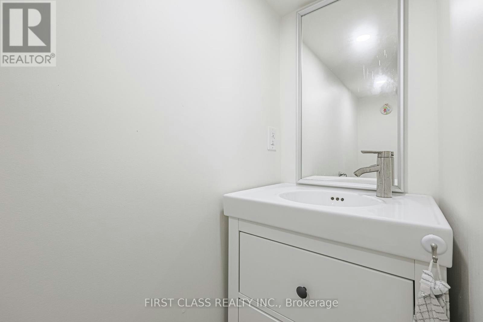 53 Aldridge Avenue, Toronto, ON, M4C 3W3 - 23