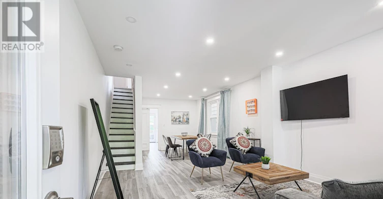 53 Aldridge Avenue, Toronto, ON, M4C 3W3