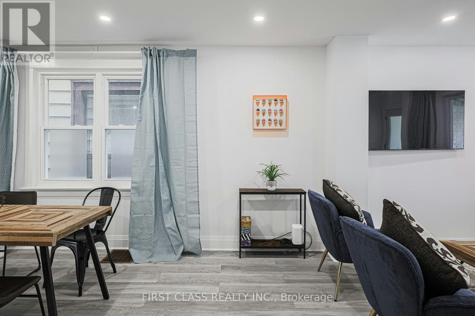 53 Aldridge Avenue, Toronto, ON, M4C 3W3 - 8
