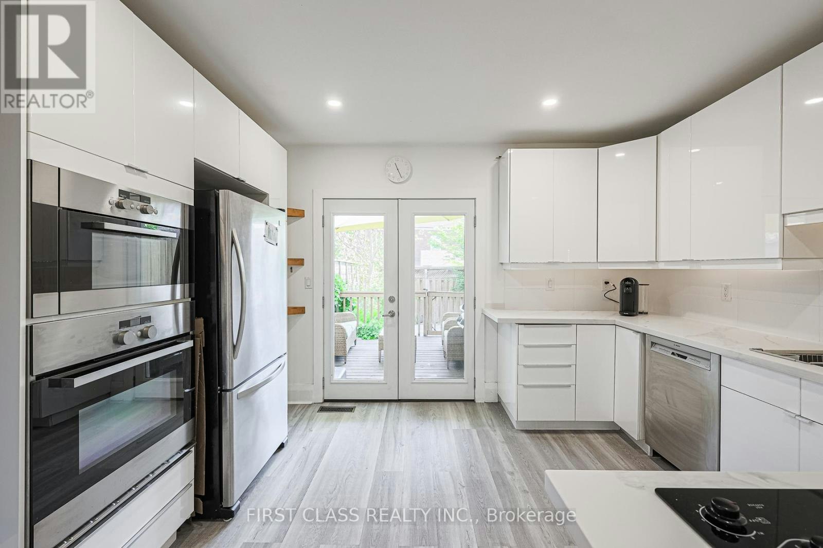 53 Aldridge Avenue, Toronto, ON, M4C 3W3 - 11