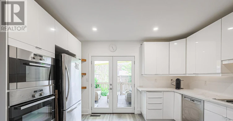 53 Aldridge Avenue, Toronto, ON, M4C 3W3 - 11