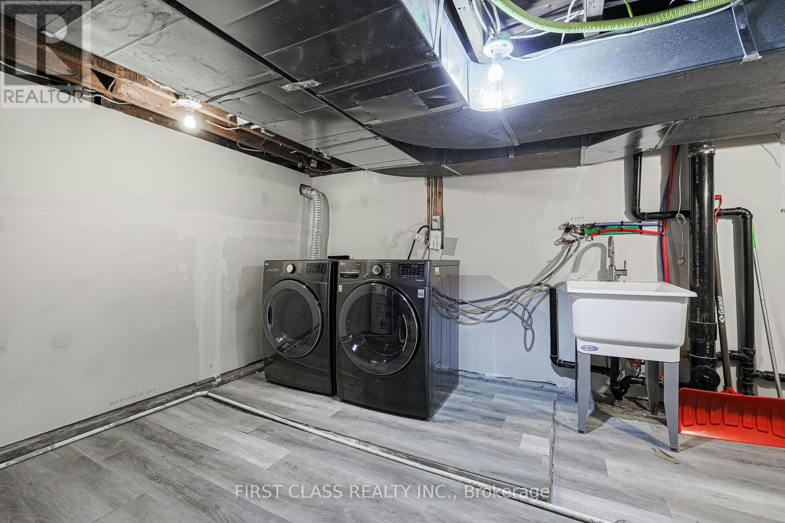53 Aldridge Avenue, Toronto, ON, M4C 3W3 - 22