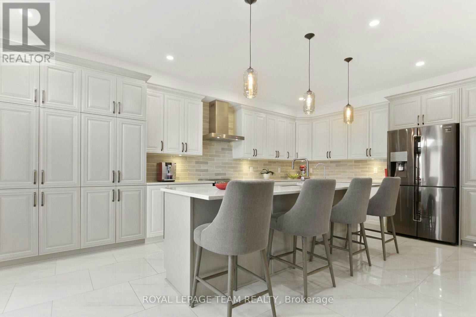 119 Discovery Street, Ottawa, ON, K2S 0Z9 - 10