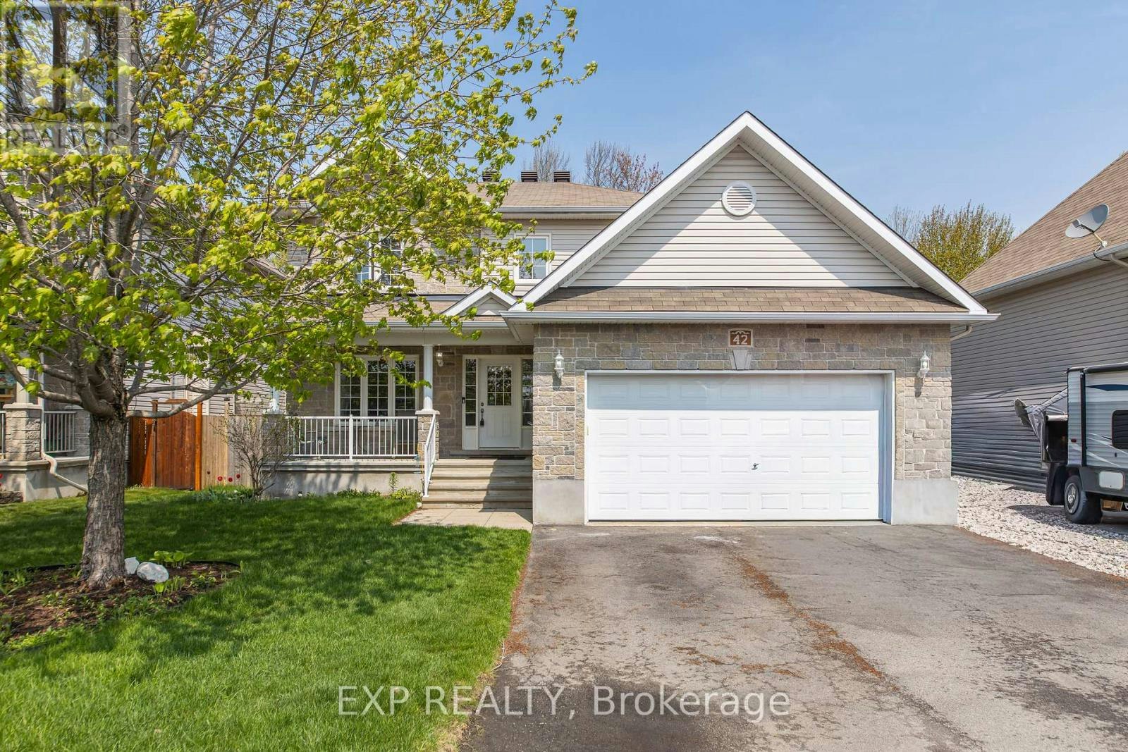 42 Oasis Street, Russell, ON, K0A 2M0