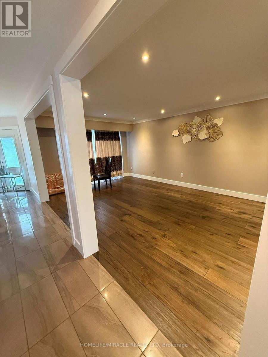 2133 Heidi Avenue, Burlington, ON, L7M 3P4 - 3