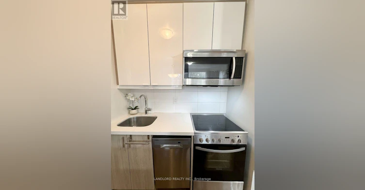 1-140 Springhurst Avenue, Toronto, ON, M6K 1C1 - 6