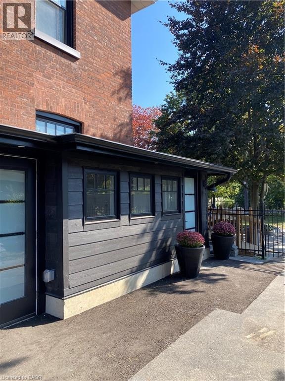B-157 St. Paul Avenue, Brantford, ON, N3T 4G3 - 2
