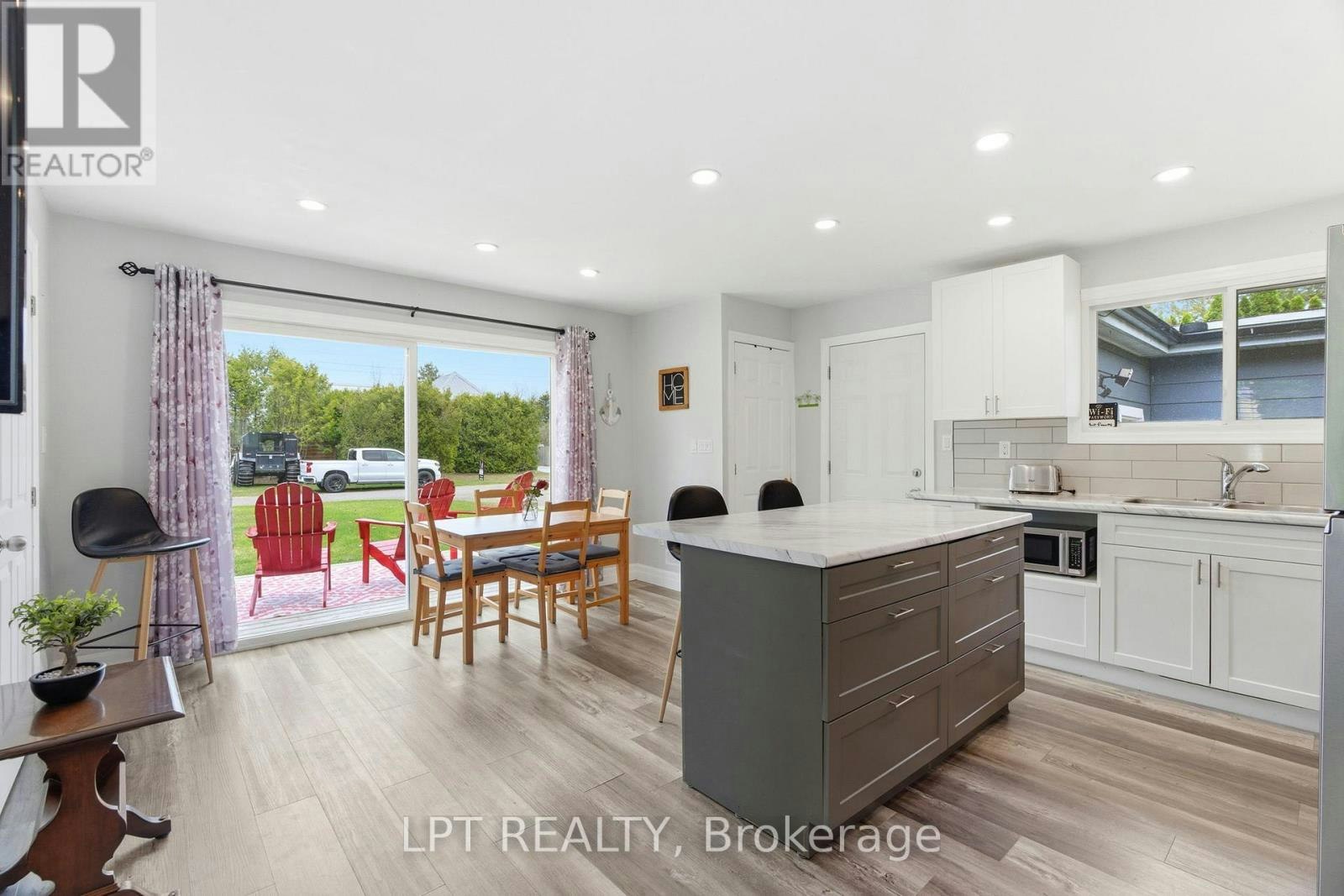 7597 Biddulph Street, Lambton Shores, ON, N0M 2L0 - 16