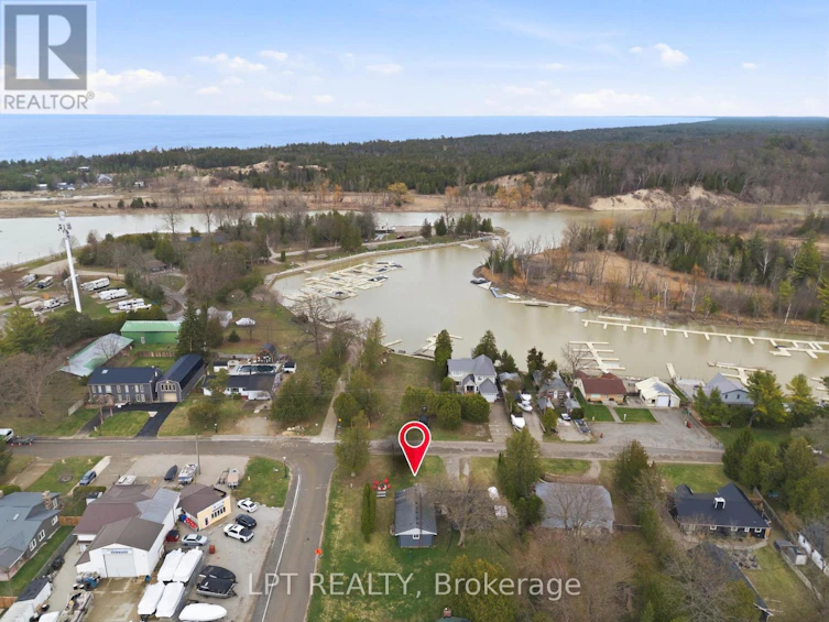 7597 Biddulph Street, Lambton Shores, ON, N0M 2L0 - 9
