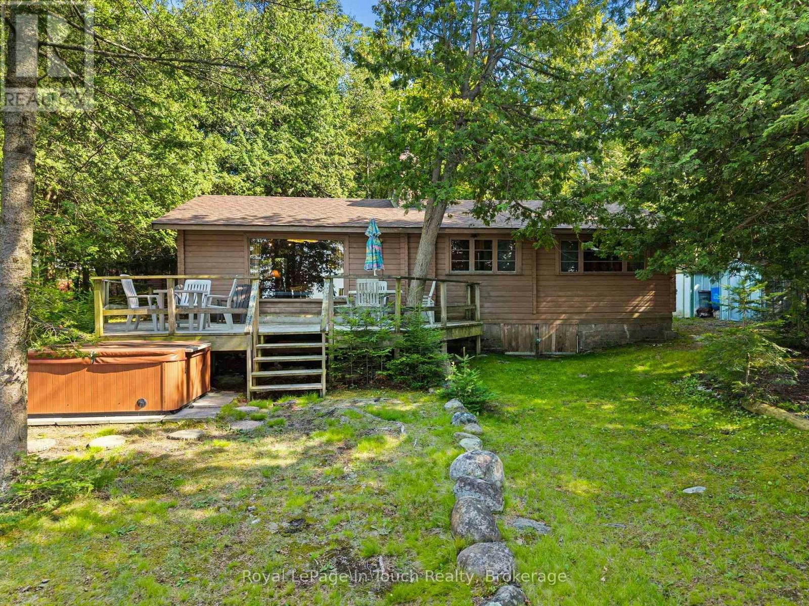 25 Chippewa Crescent, Tiny, ON, L9M 0C4